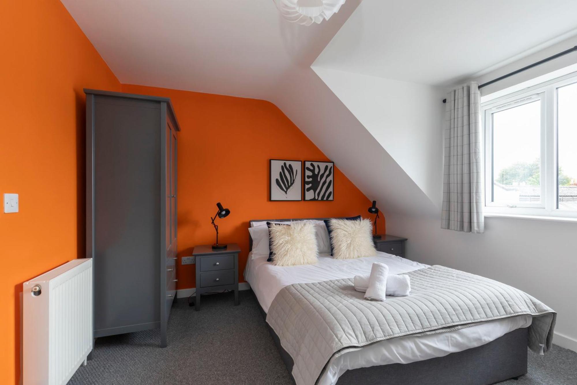 Modern Four Bedroom Four Bathroom Home Cheltenham Dış mekan fotoğraf