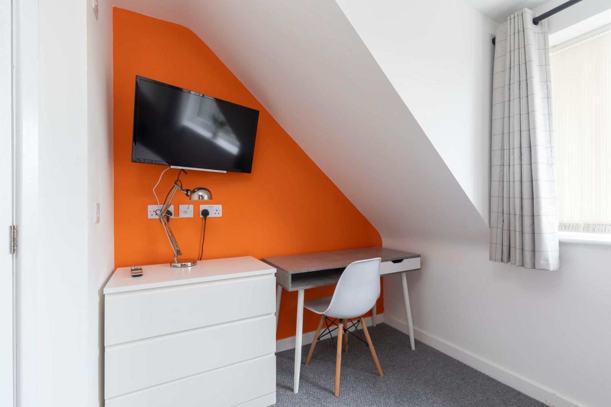 Modern Four Bedroom Four Bathroom Home Cheltenham Dış mekan fotoğraf